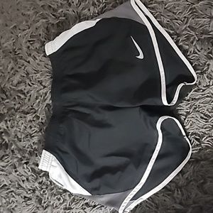 🏃🏾‍♀️Woman Size XS Nike Running Shorts🏃🏽‍♀️